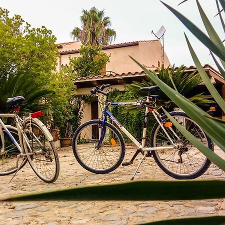 Alghero In Bicicletta Bagian luar foto